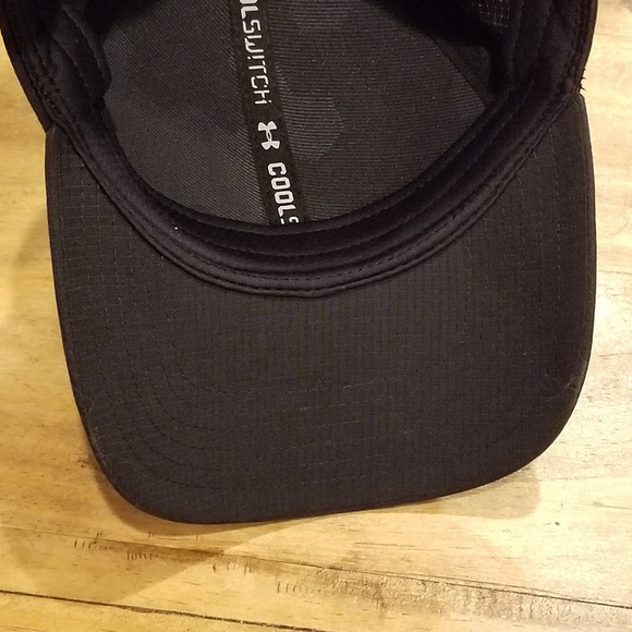 Under Armour Golf Hat Size M/L Flex Stretch Fitted Black white Rubber Logo UA - Picture 6 of 8